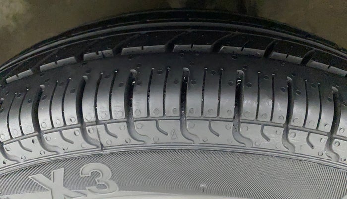 2018 Maruti Alto 800 VXI, Petrol, Manual, 63,776 km, Left Front Tyre Tread