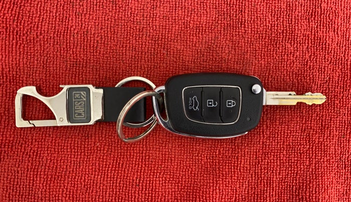 2020 Hyundai AURA S CRDI AMT, Diesel, Automatic, 13,721 km, Key Close Up
