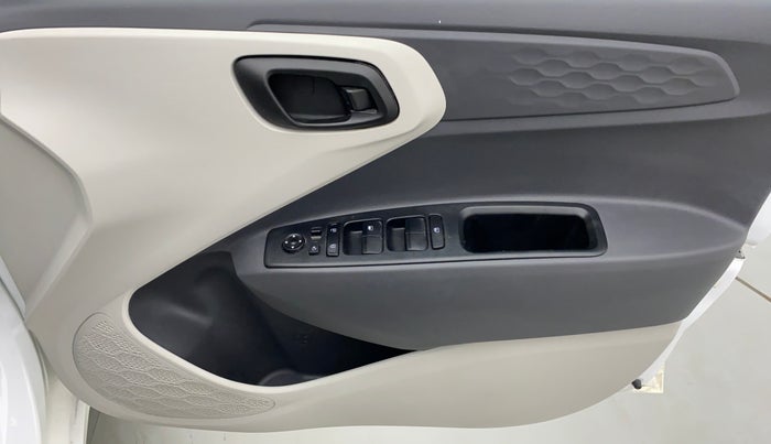 2020 Hyundai AURA S CRDI AMT, Diesel, Automatic, 13,721 km, Driver Side Door Panels Control