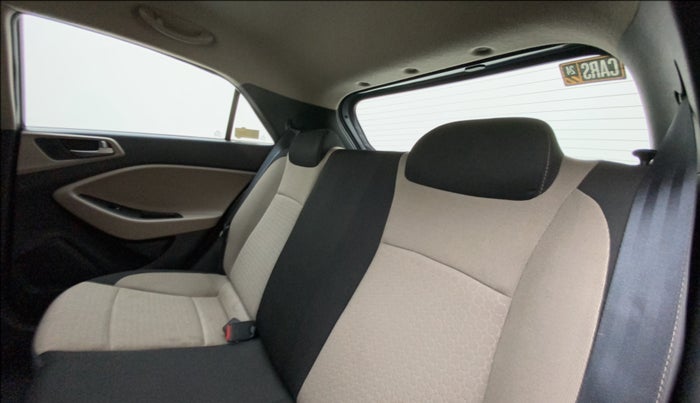 2014 Hyundai i20 SPORTZ 1.2, Petrol, Manual, 45,061 km, Right Side Rear Door Cabin