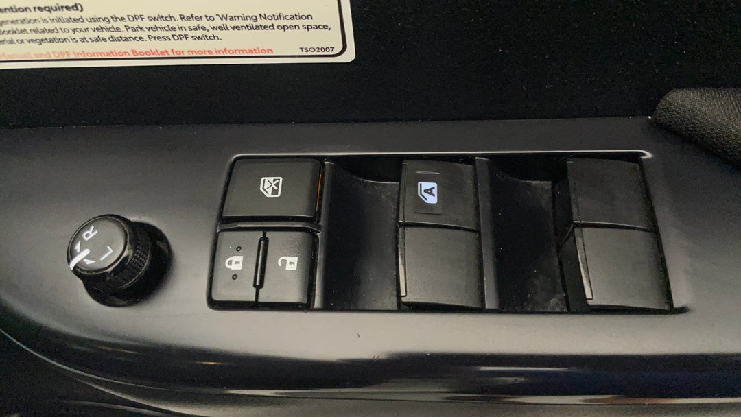 2022 Toyota Hilux Workmate Hi-rider (4x2), Manual, 62038 km, Drivers Side Door Panel Controls