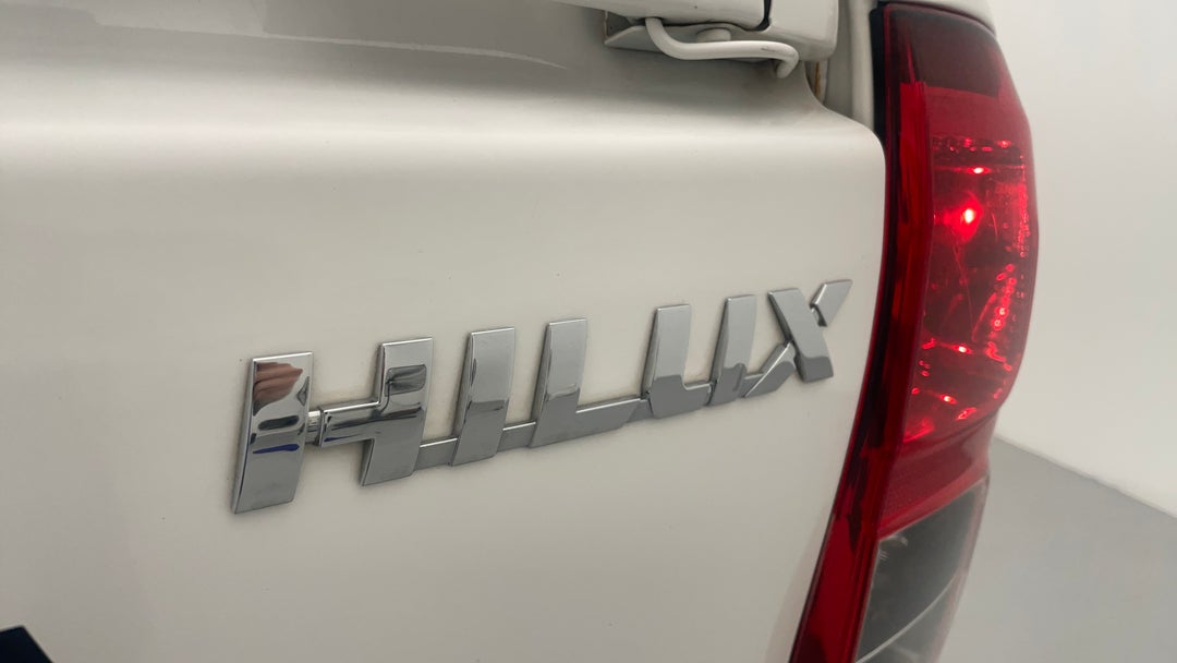 2022 Toyota Hilux Workmate Hi-rider (4x2), Manual, 62038 km, Badge (Boot Right Side)