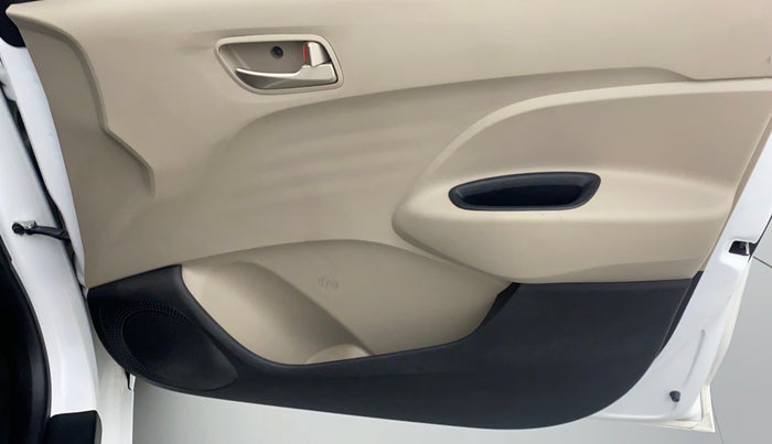2019 Hyundai NEW SANTRO SPORTZ 1.1, Petrol, Manual, 36,303 km, Driver Side Door Panels Control