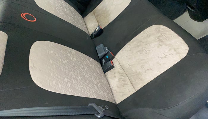 2015 Hyundai Grand i10 SPORTZ 1.2 KAPPA VTVT, Petrol, Manual, 31,234 km, Second-row right seat - Cover slightly stained