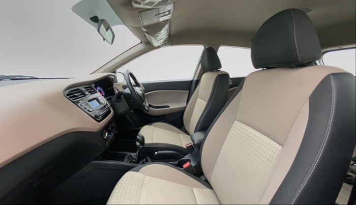2020 Hyundai Elite i20 1.2 MAGNA PLUS VTVT, Petrol, Manual, 7,814 km, Right Side Front Door Cabin