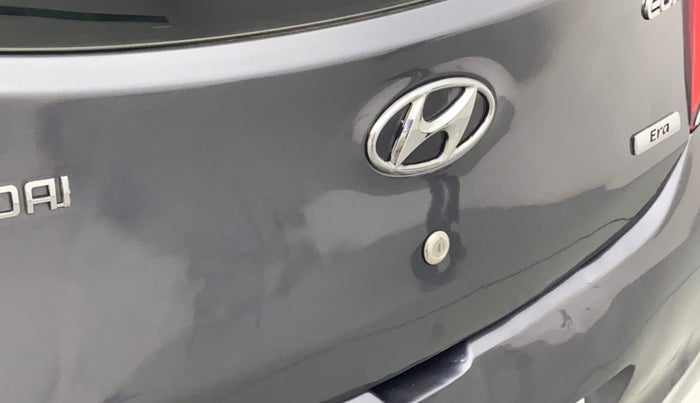 2016 Hyundai Eon ERA +, Petrol, Manual, 99,769 km, Dicky (Boot door) - Paint has minor damage