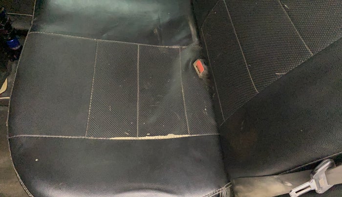 2016 Hyundai Eon ERA +, Petrol, Manual, 99,769 km, Second-row left seat - Cover slightly torn