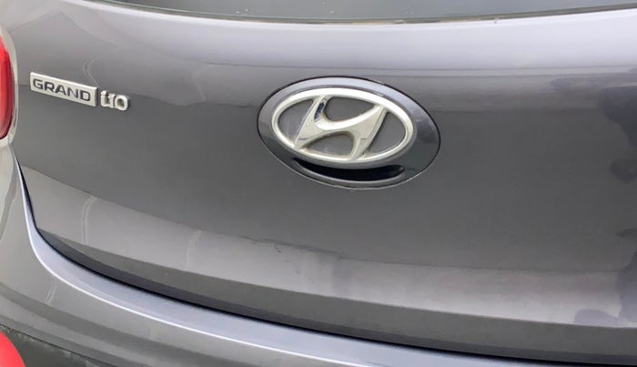 2017 Hyundai Grand i10 MAGNA 1.2 KAPPA VTVT, CNG, Manual, 73,253 km, Dicky (Boot door) - Minor scratches