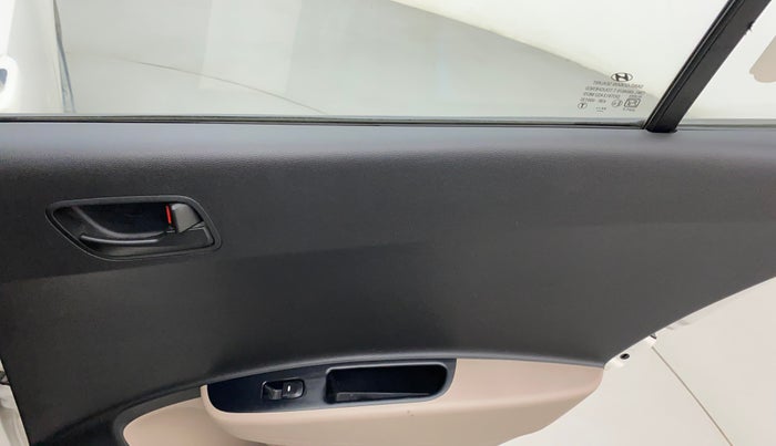 2014 Hyundai Grand i10 MAGNA 1.2 KAPPA VTVT, Petrol, Manual, 47,604 km, Right rear window switch / handle - Window making noise/ moving slow