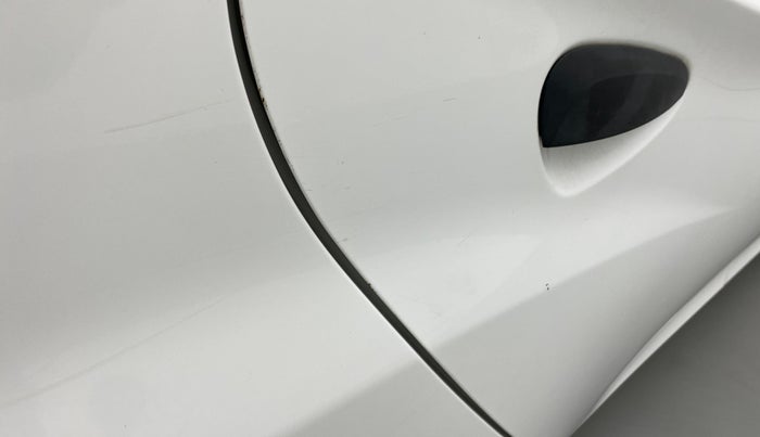 2018 Hyundai Eon ERA +, CNG, Manual, 33,366 km, Right rear door - Slightly rusted