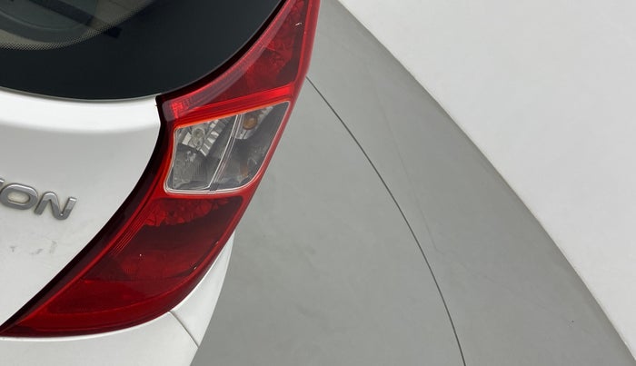 2018 Hyundai Eon ERA +, CNG, Manual, 33,366 km, Right tail light - Minor scratches