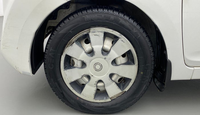 2018 Hyundai Eon ERA +, CNG, Manual, 33,366 km, Left Front Wheel