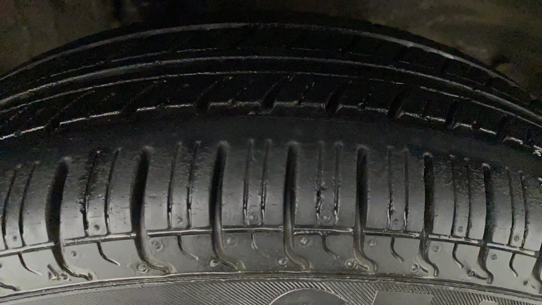 Left Front Tyre Tread