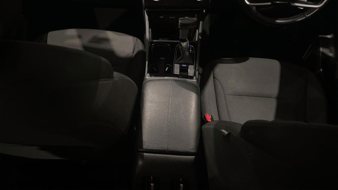 2023 Hyundai Tucson (FWD), Automatic, 43850 km, Center Console