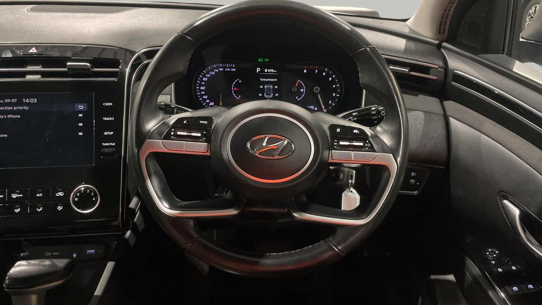 2023 Hyundai Tucson (FWD), Automatic, 43850 km, Steering Wheel Close-up