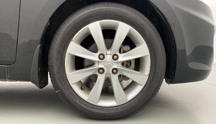 2013 Hyundai Verna FLUIDIC 1.6 SX VTVT, Petrol, Manual, 50,715 km, Right Front Wheel