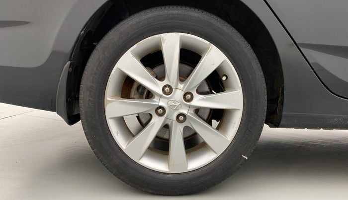 2013 Hyundai Verna FLUIDIC 1.6 SX VTVT, Petrol, Manual, 50,715 km, Right Rear Wheel