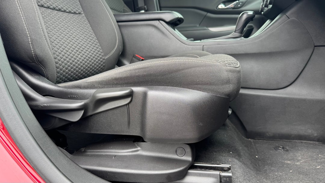 2019 Holden Acadia Lt (awd), Automatic, 78155 km, Drivers Side Adjustment Panel