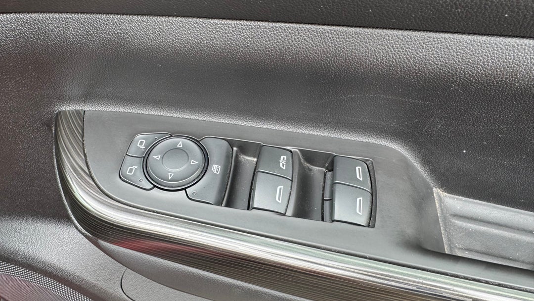 2019 Holden Acadia Lt (awd), Automatic, 78155 km, Drivers Side Door Panel Controls