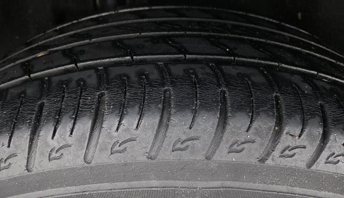 2018 Maruti Vitara Brezza ZDI, Diesel, Manual, 32,937 km, Right Rear Tyre Tread