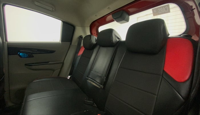 2016 Mahindra Kuv100 K6 5 STR, Petrol, Manual, 48,688 km, Right Side Rear Door Cabin