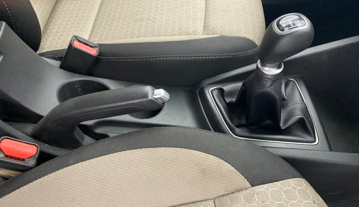 2016 Hyundai Elite i20 ASTA 1.2, Petrol, Manual, 77,904 km, Gear Lever