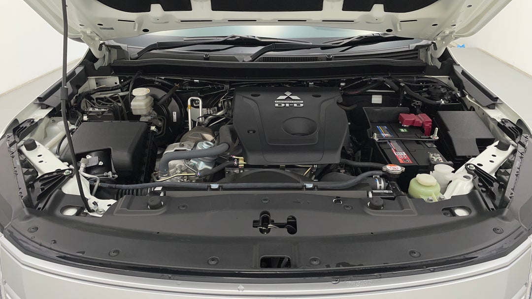 2022 Mitsubishi Pajero Sport Gls (4wd) 7 Seat, Automatic, 15188 km, Open Bonnet (Engine)