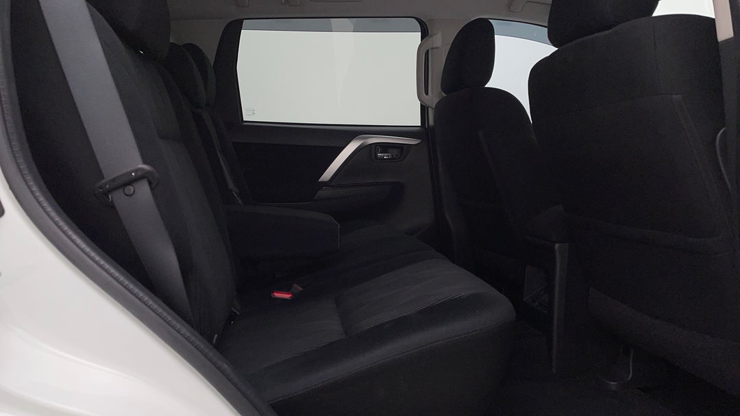 2022 Mitsubishi Pajero Sport Gls (4wd) 7 Seat, Automatic, 15188 km, Right Side Rear Door Cabin View