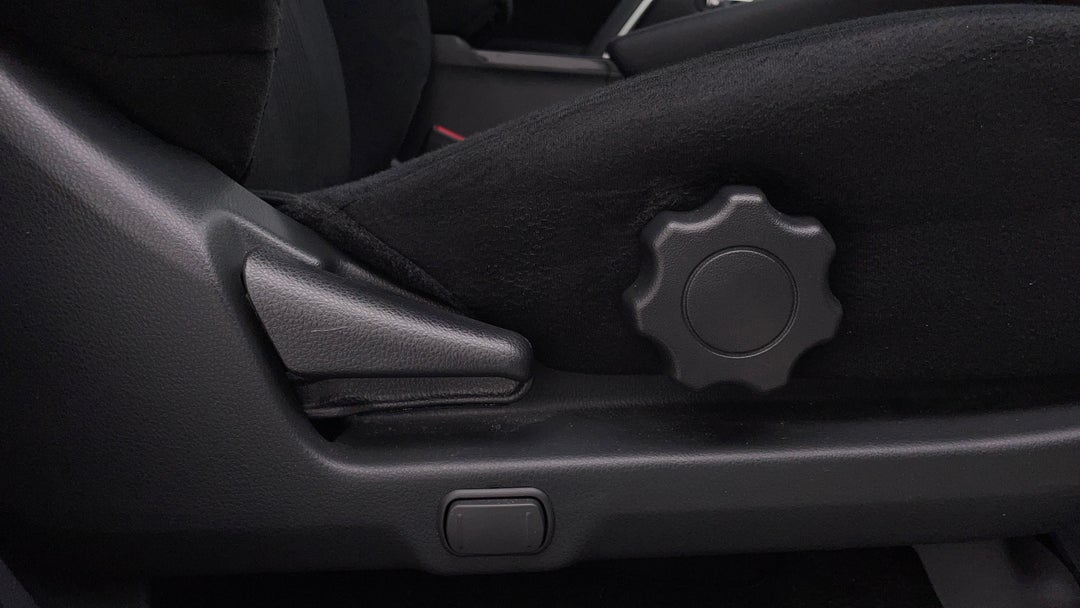 2022 Mitsubishi Pajero Sport Gls (4wd) 7 Seat, Automatic, 15188 km, Drivers Side Adjustment Panel