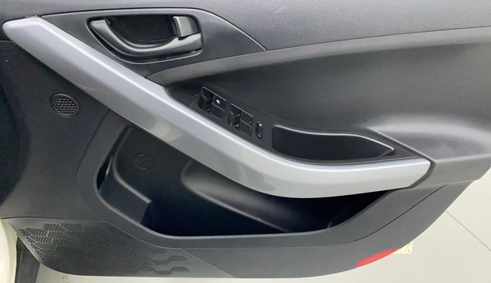 2020 Tata NEXON XMA 1.2, Petrol, Automatic, 46,182 km, Driver Side Door Panels Control