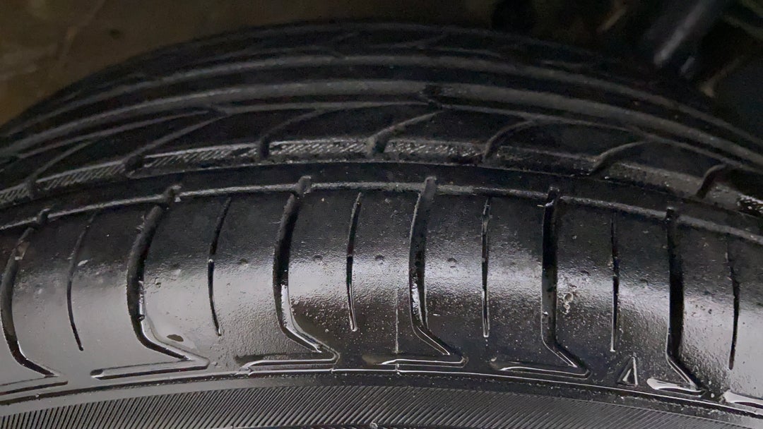 Right Rear Tyre Tread