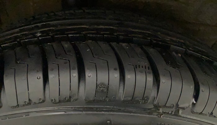 2016 Maruti Celerio ZXI, Petrol, Manual, 33,554 km, Left Rear Tyre Tread