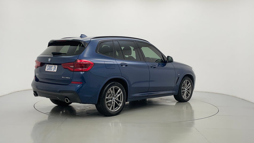 Right Back Diagonal (45- Degree) View