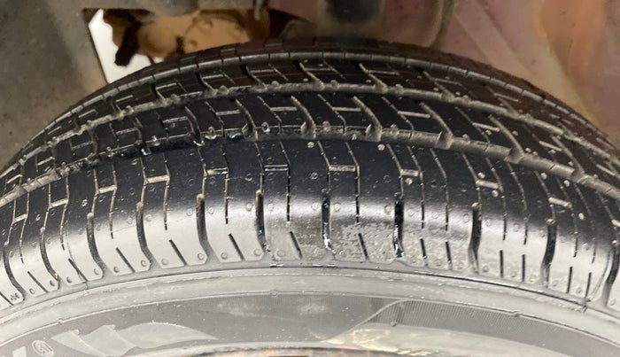 2015 Datsun Go T, Petrol, Manual, 69,003 km, Left Front Tyre Tread