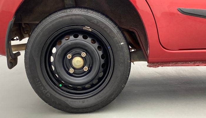 2015 Datsun Go T, Petrol, Manual, 69,003 km, Right Rear Wheel