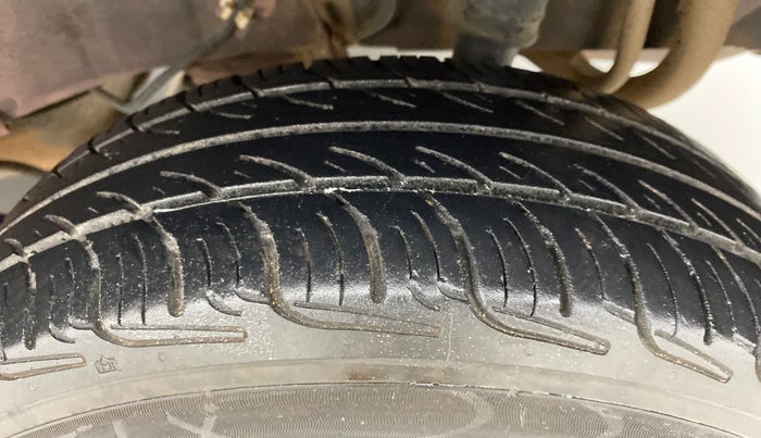 2015 Datsun Go T, Petrol, Manual, 69,003 km, Left Rear Tyre Tread