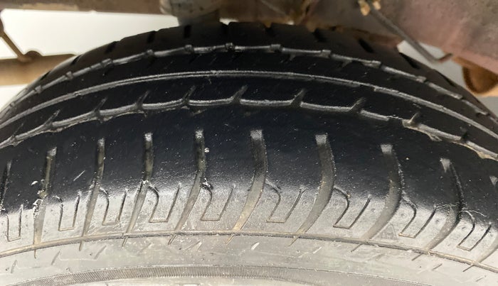 2015 Datsun Go T, Petrol, Manual, 69,003 km, Right Rear Tyre Tread