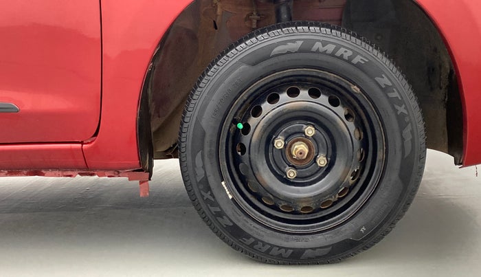 2015 Datsun Go T, Petrol, Manual, 69,003 km, Right Front Wheel