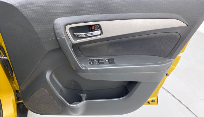 2016 Maruti Vitara Brezza ZDI PLUS DUAL TONE, Diesel, Manual, 77,732 km, Driver Side Door Panels Control