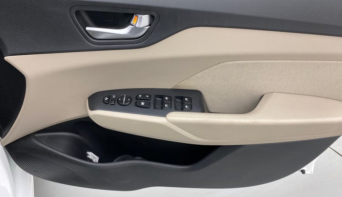 2021 Hyundai Verna SX 1.5 VTVT, Petrol, Manual, 18,273 km, Driver Side Door Panels Control
