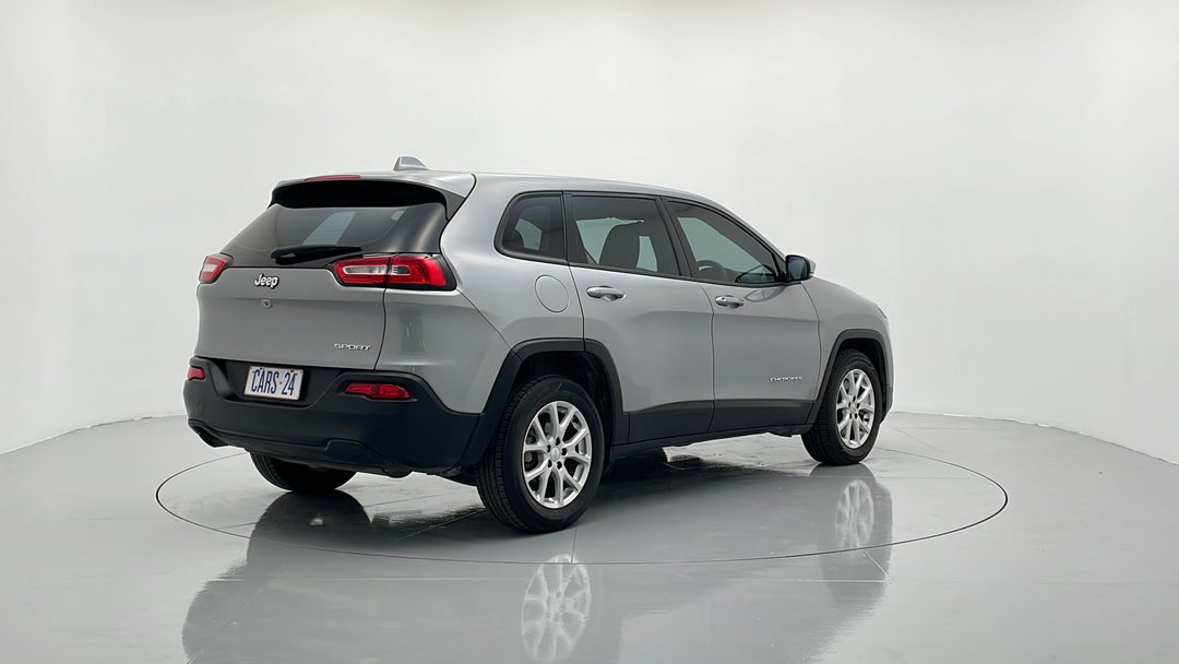 Right Back Diagonal (45- Degree) View