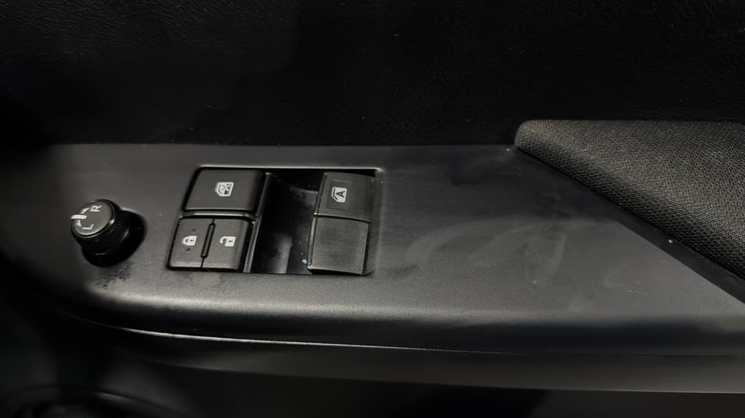 2018 Toyota Hilux Workmate, Automatic, 40536 km, Drivers Side Door Panel Controls