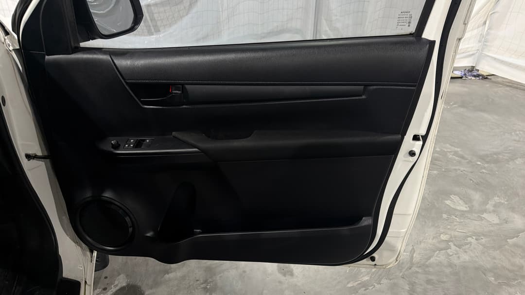 2018 Toyota Hilux Workmate, Automatic, 40536 km, Speaker View