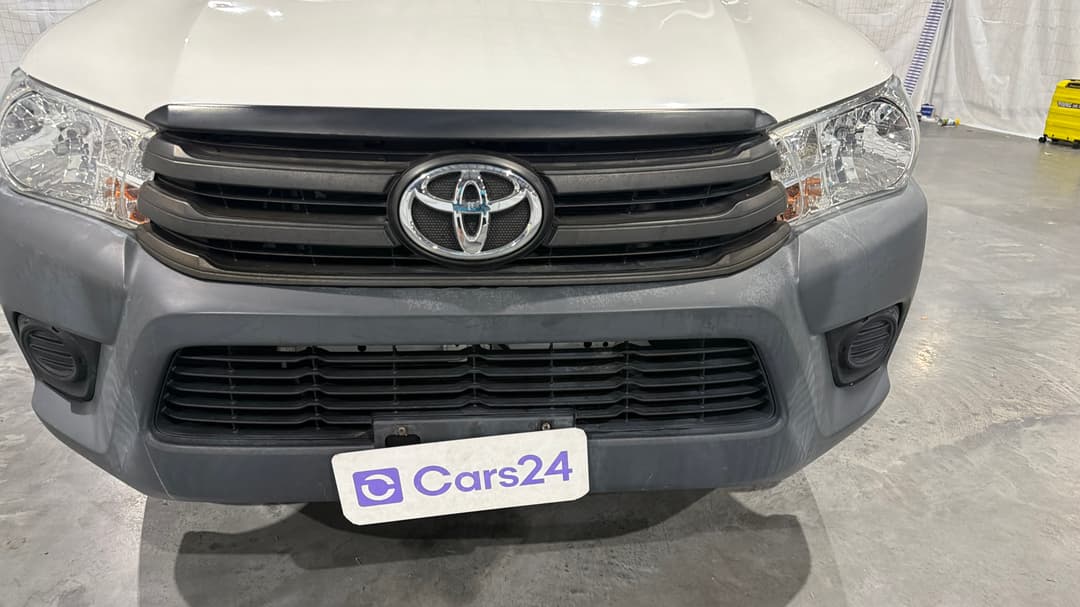 2018 Toyota Hilux Workmate, Automatic, 40536 km, Bumper Front Fade