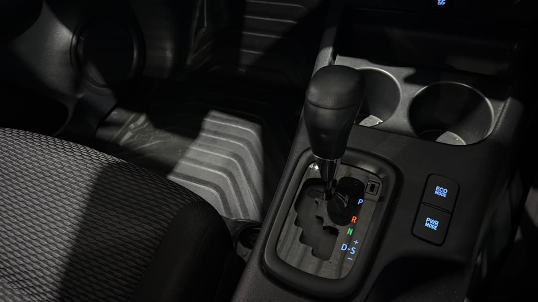 2018 Toyota Hilux Workmate, Automatic, 40536 km, Gear Lever 