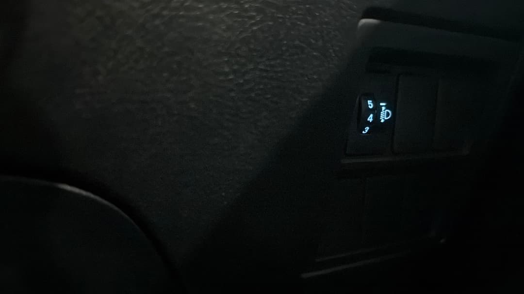 2018 Toyota Hilux Workmate, Automatic, 40536 km, Utility Switches/Buttons