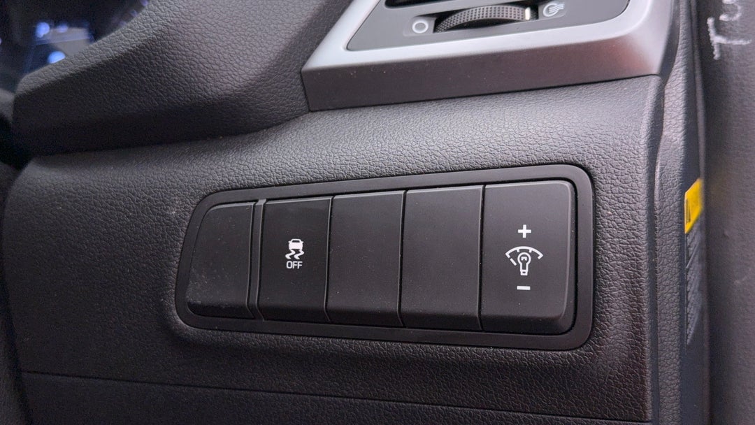 2017 Hyundai Tucson Active X (FWD), Automatic, 163885 km, Utility Switches/Buttons