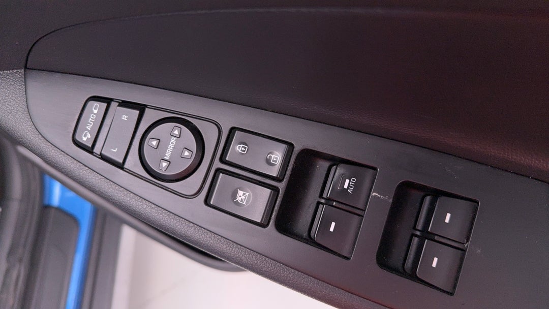 2017 Hyundai Tucson Active X (FWD), Automatic, 163885 km, Drivers Side Door Panel Controls