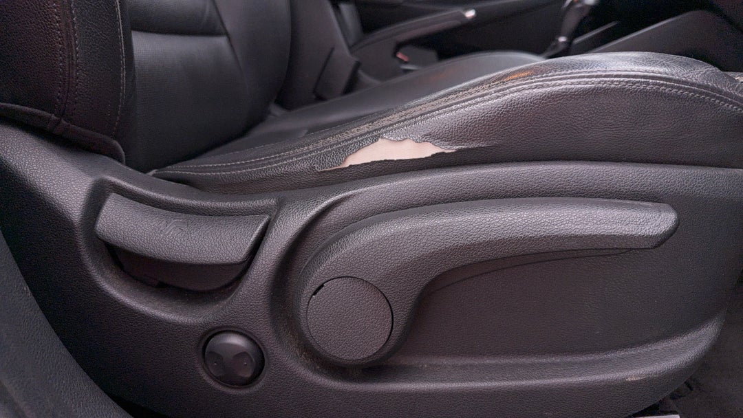 2017 Hyundai Tucson Active X (FWD), Automatic, 163885 km, Drivers Side Adjustment Panel