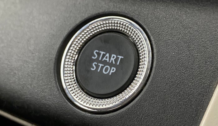 2019 Renault TRIBER 1.0 RXZ, Petrol, Manual, 77,650 km, Keyless Start/ Stop Button